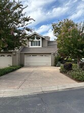 1938 Stratton Cir, Unit 1634-202 in Walnut Creek, CA - Building Photo - Building Photo