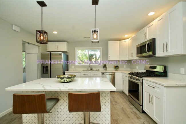 129 Mabry Way in San Rafael, CA - Building Photo - Building Photo