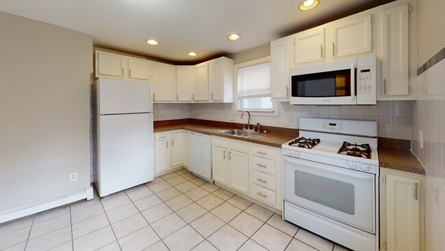 22-24-24 Kelley Ct in Boston, MA - Building Photo - Building Photo