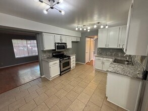 39341 Beacon Ln in Palmdale, CA - Building Photo - Building Photo