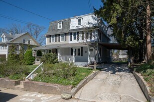 732 Buck Ln in Haverford, PA - Building Photo
