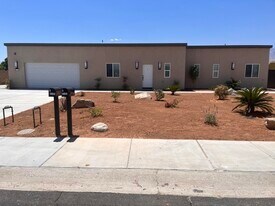 67105 Mission Dr in Cathedral City, CA - Building Photo