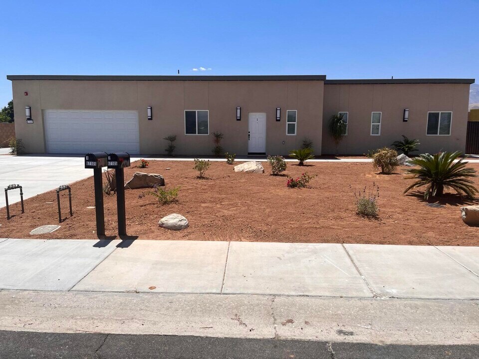 67105 Mission Dr in Cathedral City, CA - Building Photo