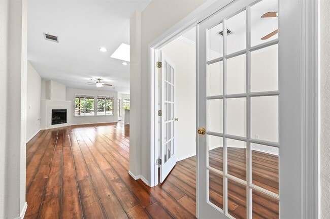 9028 Heiden Lane in Austin, TX - Foto de edificio - Building Photo
