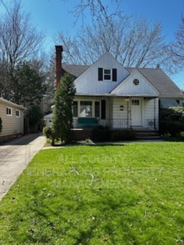 property at 6558 Lawnwood Ave