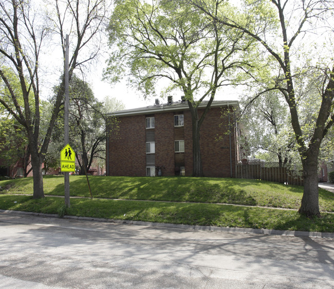 Country Meadows in Lincoln, NE - Foto de edificio - Building Photo