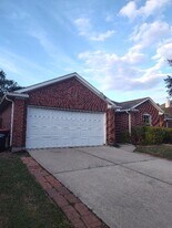 4838 Lazy Timbers Dr in Humble, TX - Building Photo