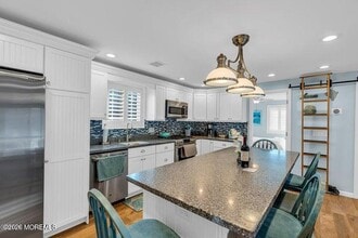 28 E Bonita Way in Lavallette, NJ - Building Photo - Building Photo