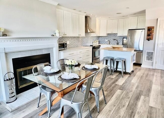 166 Quincy Shore Dr in Quincy, MA - Building Photo - Building Photo