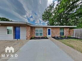1701 Cardinal Dr in Ennis, TX - Building Photo