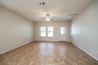 12295 Little Blue Heron Ln in Conroe, TX - Building Photo - Building Photo