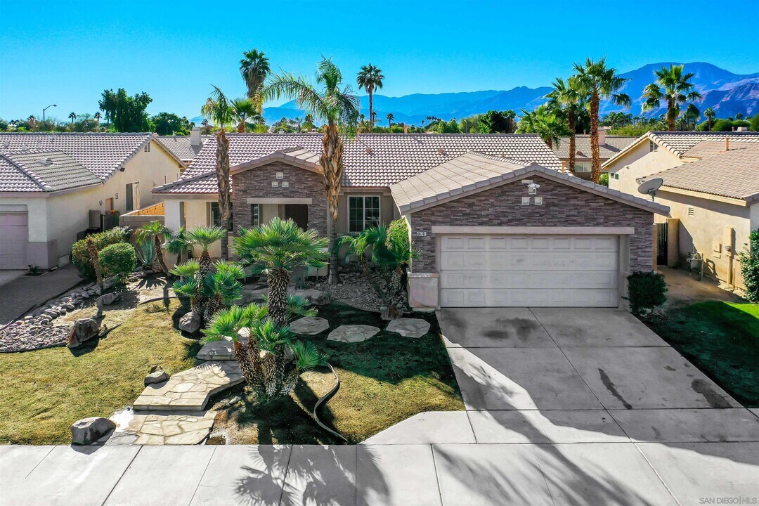 80741 Desert Spur Dr in Indio, CA - Building Photo