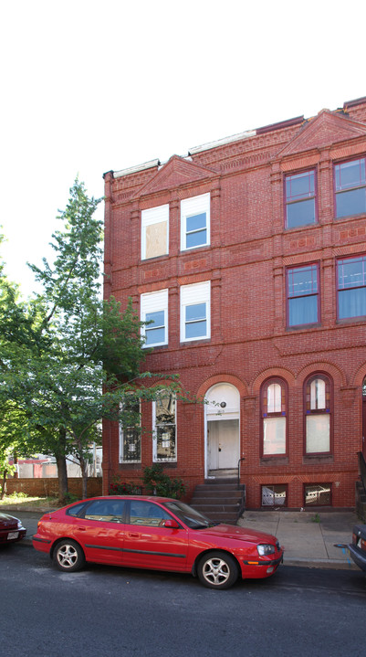 1815 St Paul St in Baltimore, MD - Building Photo