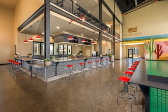 Tuscany at Gabriella Pointe Apartments in Gilbert, AZ - Foto de edificio - Building Photo