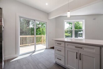 82 Ballou Ave, Unit 3 in Boston, MA - Foto de edificio - Building Photo