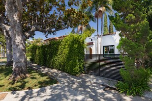 722 N La Jolla Ave in Los Angeles, CA - Building Photo