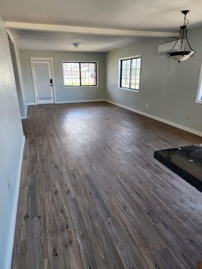 3433 Willow St in Cottonwood, CA - Foto de edificio - Building Photo