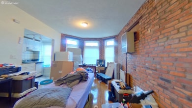 1408 Commonwealth Ave in Boston, MA - Foto de edificio - Building Photo