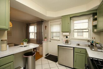 1540 Franklin Ave, Unit B in River Forest, IL - Foto de edificio - Building Photo