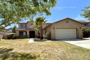 6814 Miramar Ln in Palmdale, CA - Building Photo