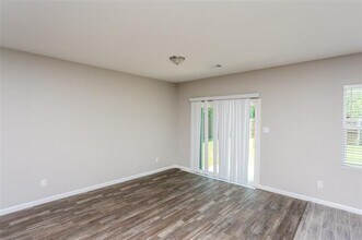 437 Stone Creek Blvd in Glenn Heights, TX - Building Photo - Building Photo