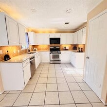 17506 Klamath Falls Dr in Round Rock, TX - Building Photo - Building Photo