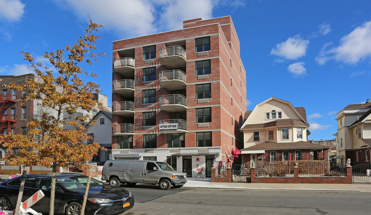 9031 171st St in Jamaica, NY - Building Photo