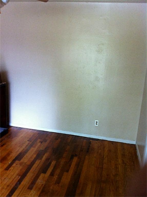 5138 Howcher St photo'