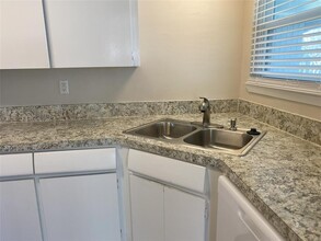 102 The Strand, Unit 2 in Galveston, TX - Building Photo - Building Photo
