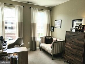500 Regatta Dr-Unit -2525 in Philadelphia, PA - Building Photo - Building Photo