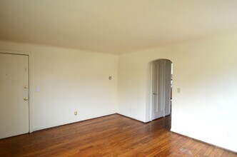 7264 Reading Rd, Unit 1 in Cincinnati, OH - Foto de edificio - Building Photo