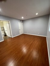 16429 Victory Blvd in Van Nuys, CA - Building Photo - Building Photo