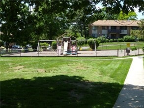 155 Sierra Vista Ln in Valley Cottage, NY - Building Photo - Building Photo