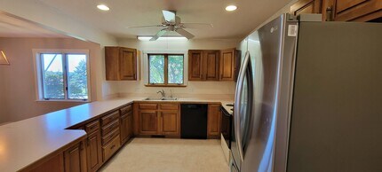 8892 Sunset W in Traverse City, MI - Building Photo - Building Photo