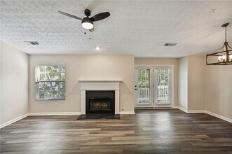 1371 Keys Crossing Dr NE in Atlanta, GA - Building Photo - Building Photo