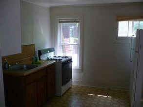 1352 Wilmot Ct in Ann Arbor, MI - Building Photo - Building Photo