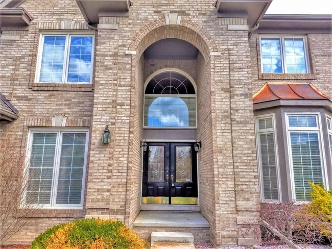 45866 Fountain View Dr in Canton Township, MI - Foto de edificio - Building Photo