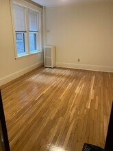 75 Longwood Ave, Unit 1F in Brookline, MA - Foto de edificio - Building Photo