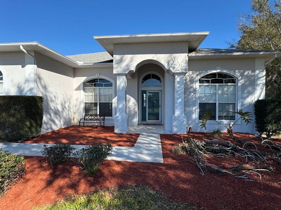 62 B Moore Rd in Haines City, FL - Building Photo