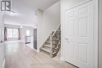 56 N Lake Rd in Richmond Hill, ON - Building Photo - Building Photo