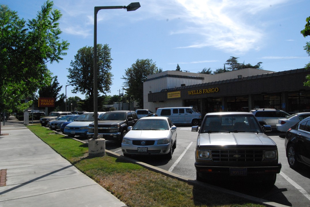 391 E Olive Ave in Turlock, CA - Building Photo