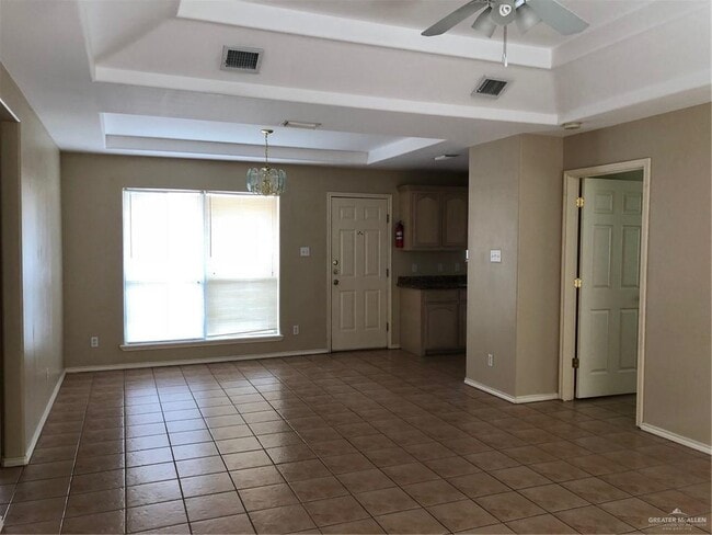 8 Doctor's Dr in Edinburg, TX - Building Photo - Building Photo