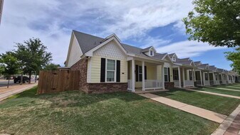 2101 10th St in Lubbock, TX - Building Photo