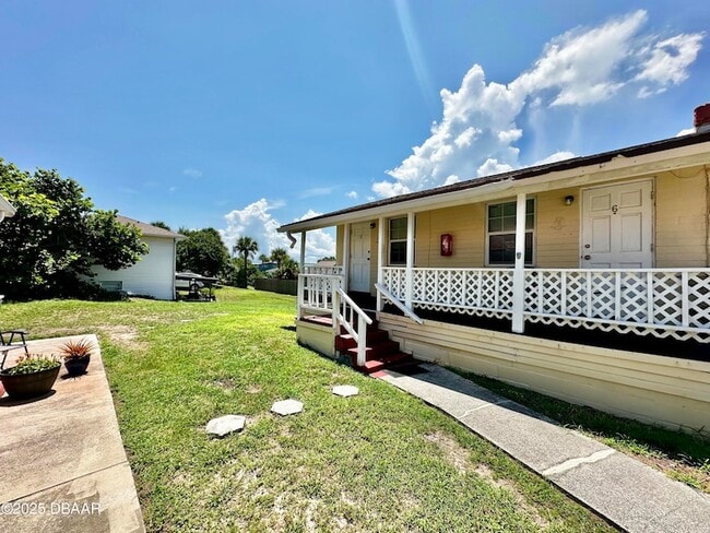 3226 S Atlantic Ave in Daytona Beach, FL - Building Photo - Building Photo