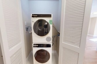 311 Greenwich St in New York, NY - Building Photo - Building Photo