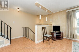 403 Montfort St in Ottawa, ON - Building Photo - Building Photo