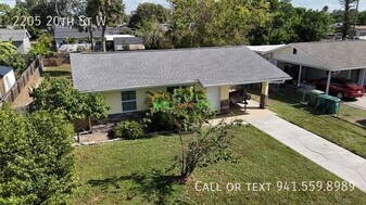 2205 20th St W in Bradenton, FL - Building Photo