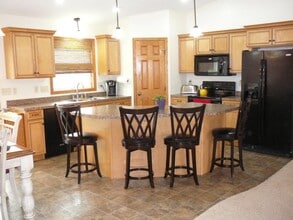 1420 Sharloh LP in Bismarck, ND - Building Photo - Building Photo
