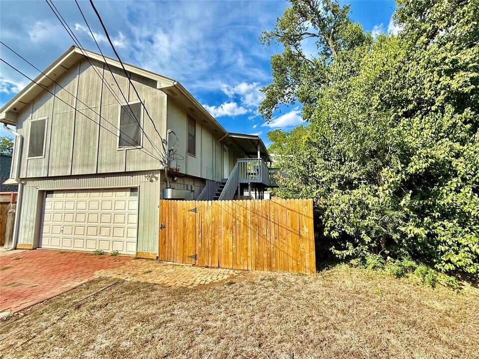 3320 Blumie St in Austin, TX - Building Photo