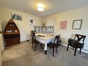 4434 N Oakland Ave in Shorewood, WI - Building Photo - Building Photo